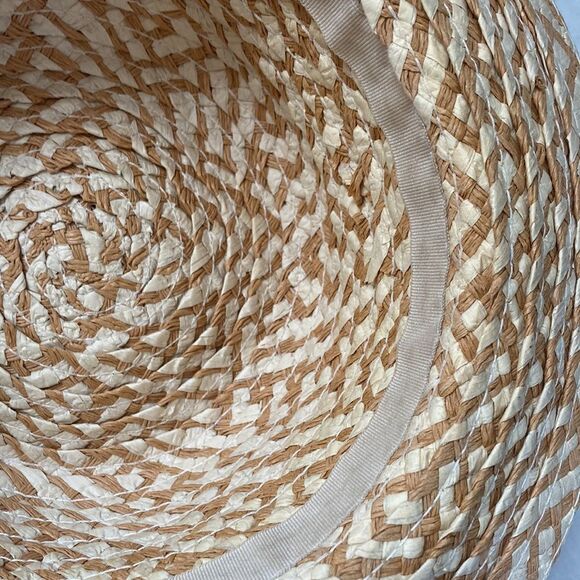 Brim Straw Hat with flower on side - Picture 8 of 10